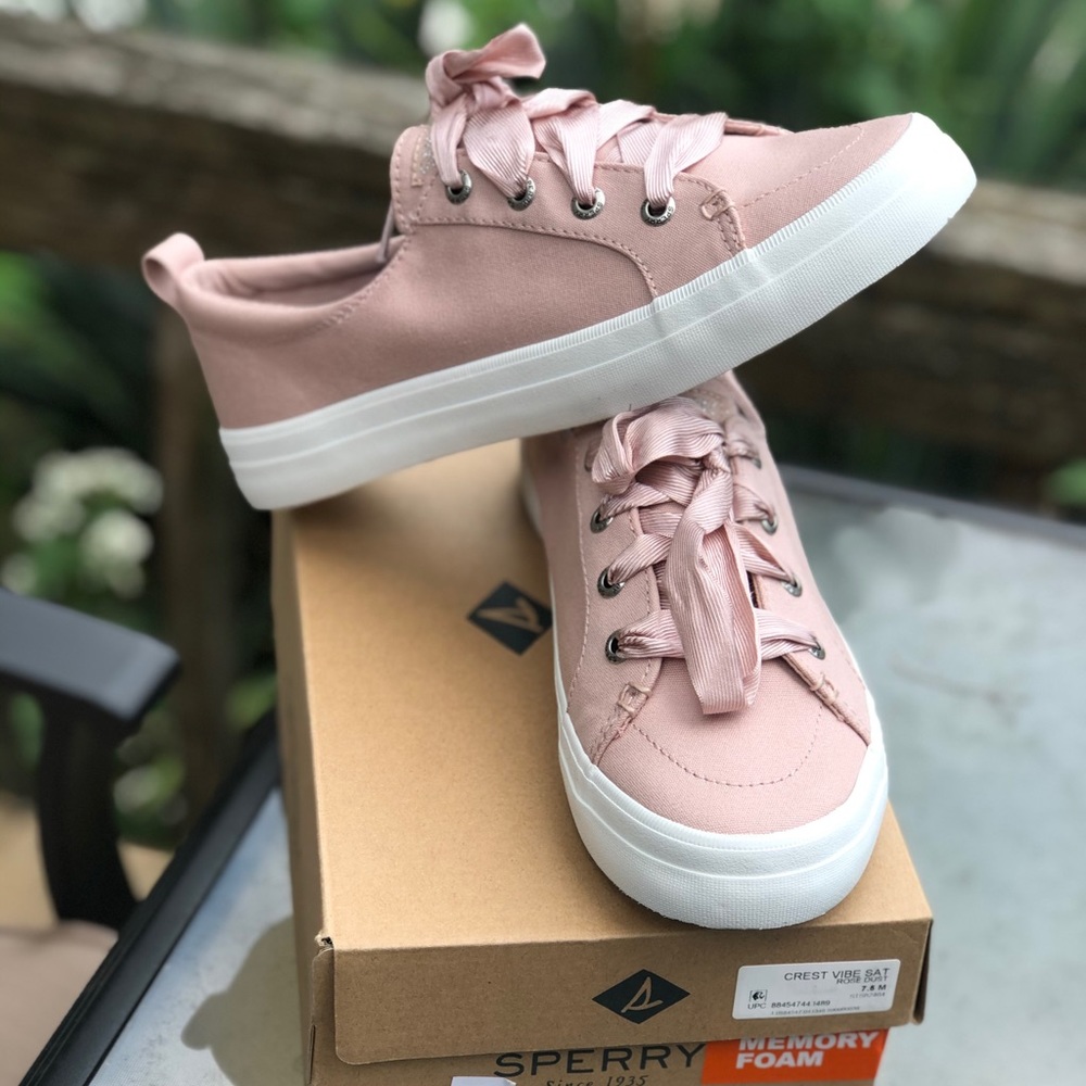 Sperry Women’s Crest Vibe Sneaker